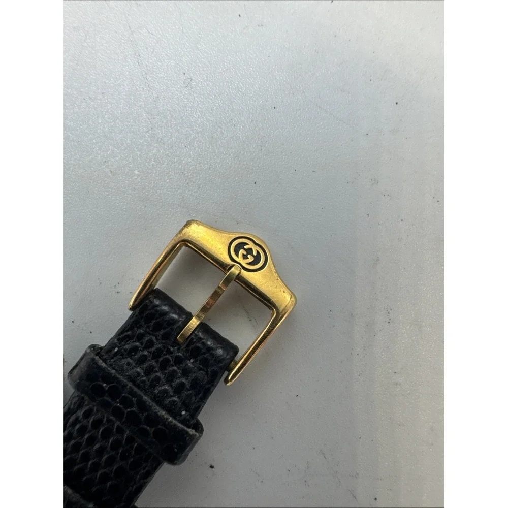 Vintage 33mm Gucci 3001M Roman Bezel Unisex Quartz Wristwatch Swiss Gold Plated